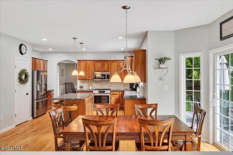 11 Brookhaven Lane East Greenbush NY 12061