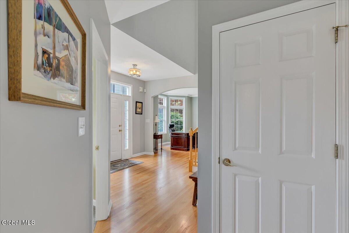 11 Brookhaven Lane East Greenbush NY 12061