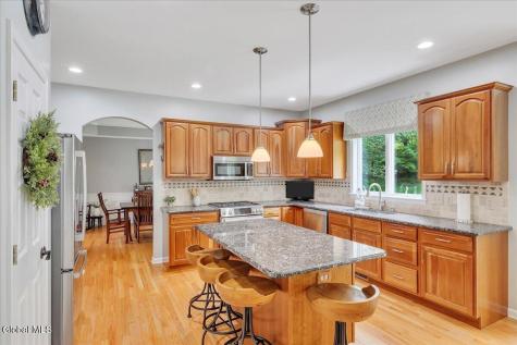11 Brookhaven Lane East Greenbush NY 12061