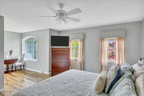 11 Brookhaven Lane East Greenbush NY 12061
