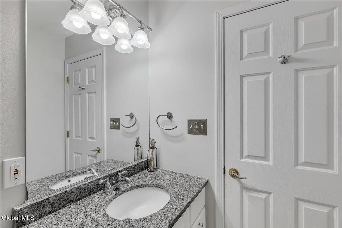 11 Brookhaven Lane East Greenbush NY 12061