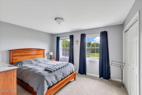 11 Brookhaven Lane East Greenbush NY 12061