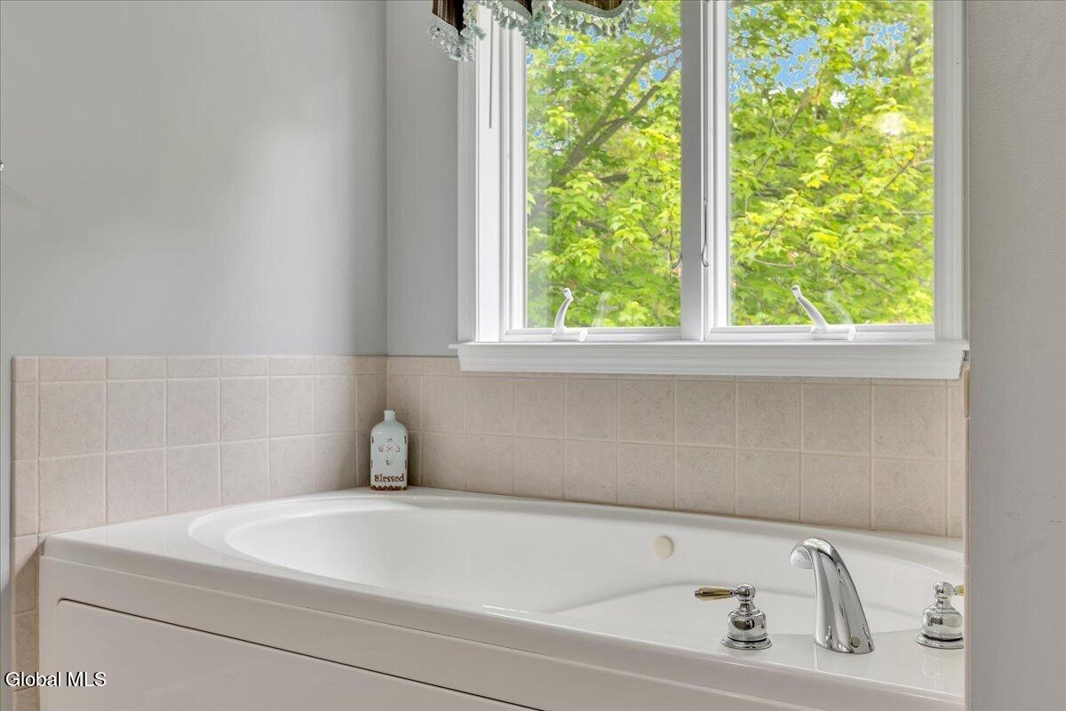 11 Brookhaven Lane East Greenbush NY 12061