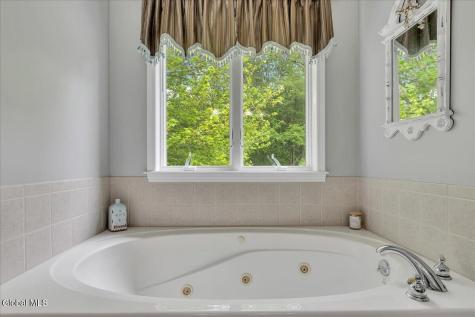 11 Brookhaven Lane East Greenbush NY 12061