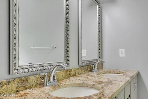 11 Brookhaven Lane East Greenbush NY 12061