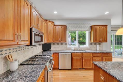 11 Brookhaven Lane East Greenbush NY 12061