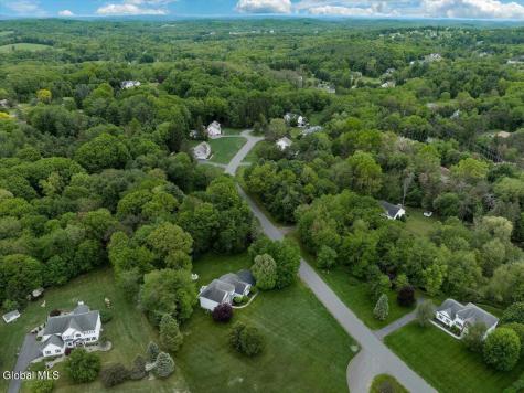 11 Brookhaven Lane East Greenbush NY 12061