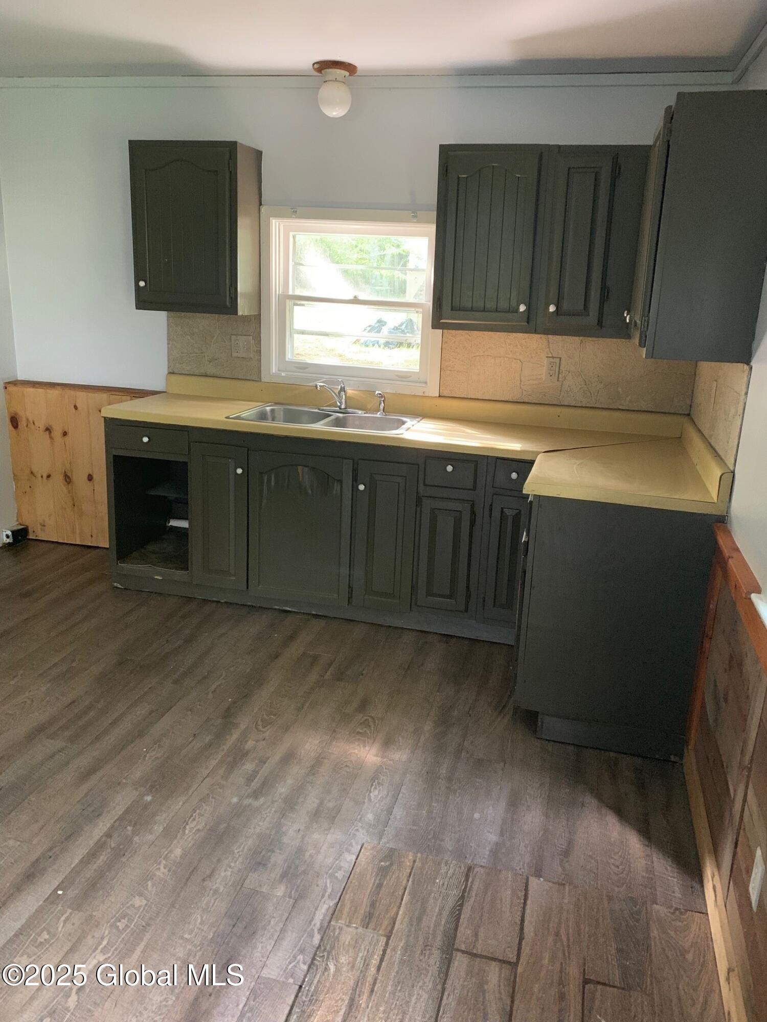 326 Middle Road Crown Point NY 12928