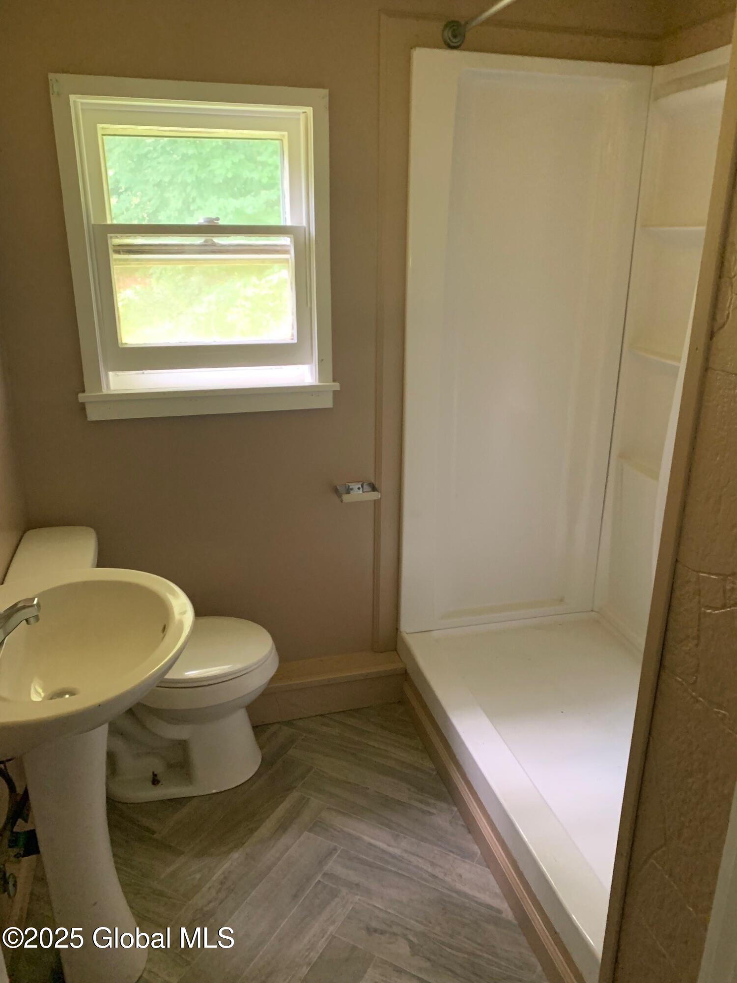 326 Middle Road Crown Point NY 12928