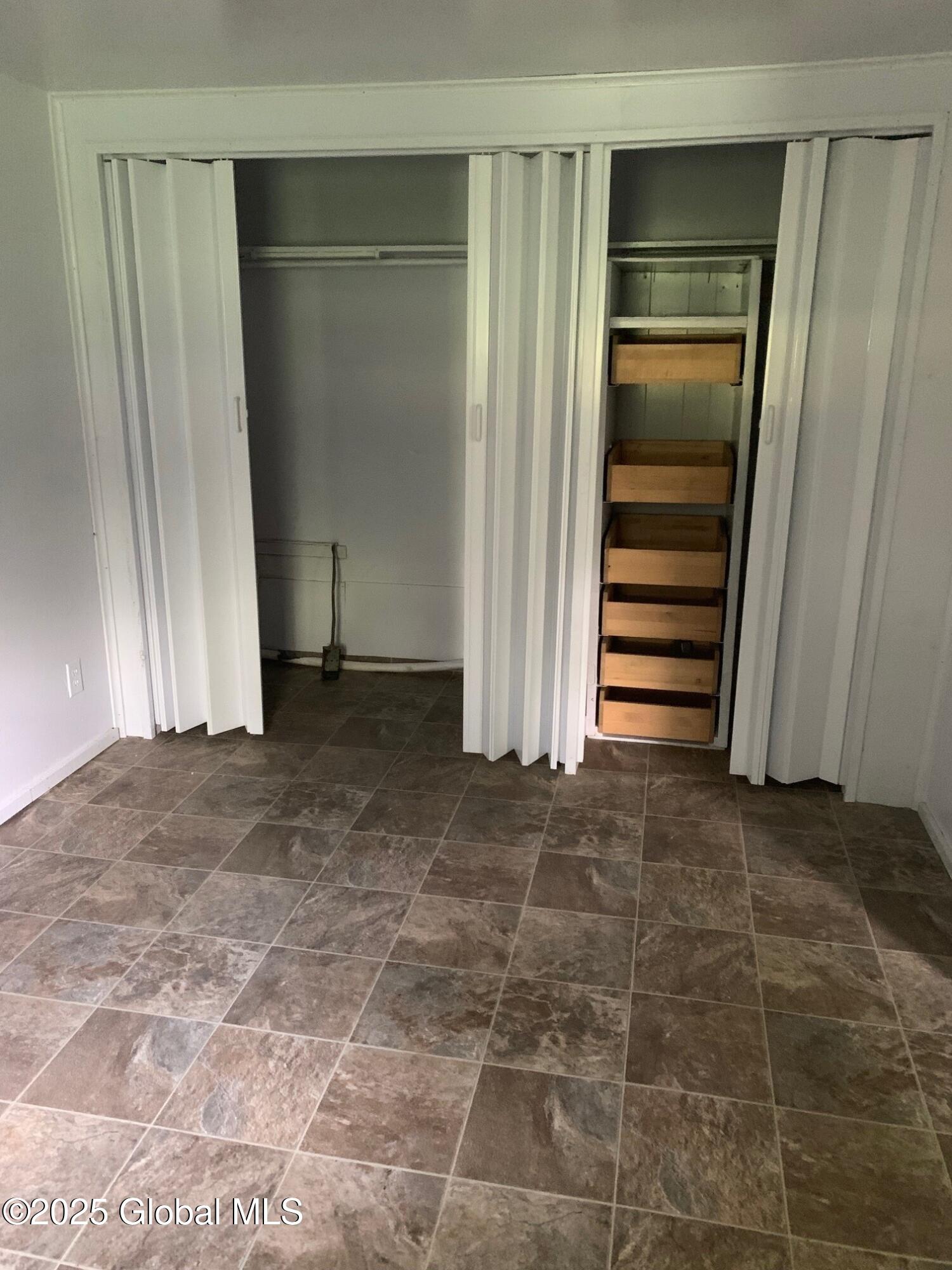 326 Middle Road Crown Point NY 12928