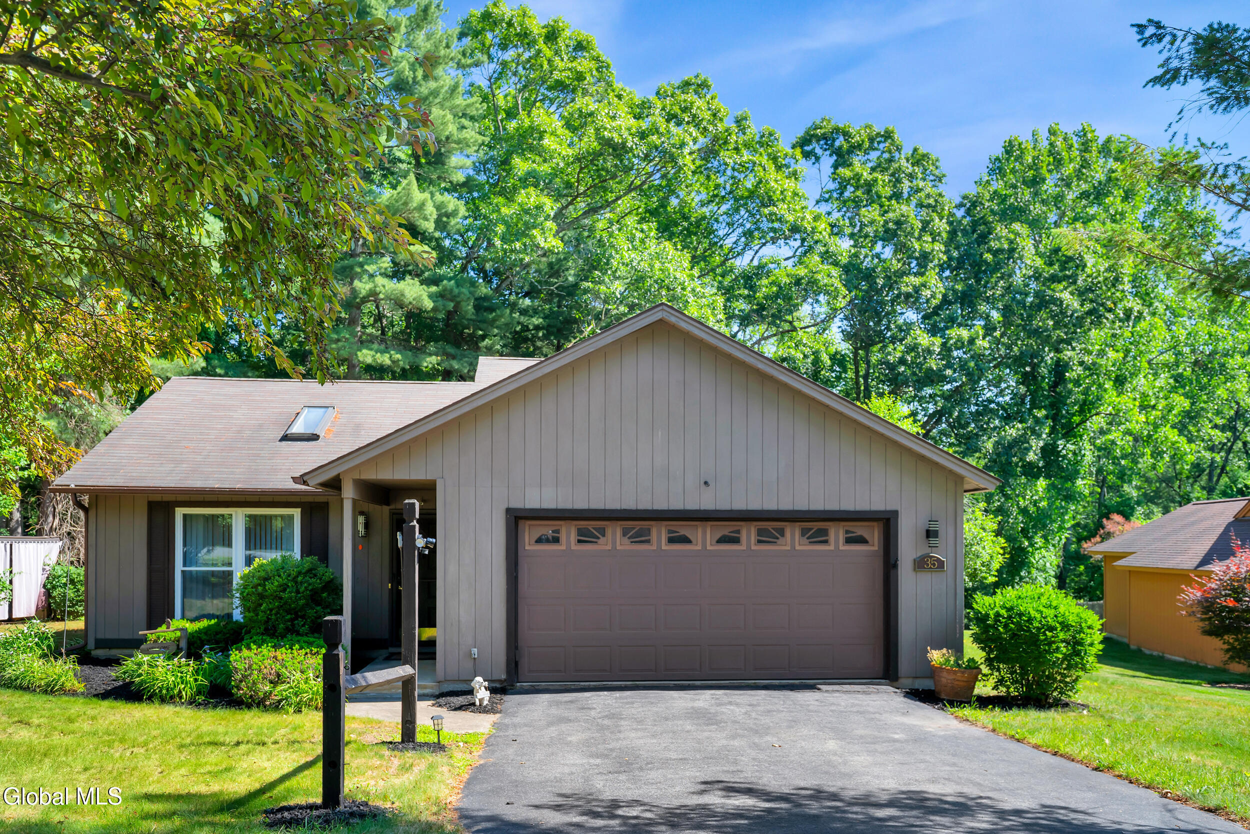 Malta NY, 35 Meadow Rue Place