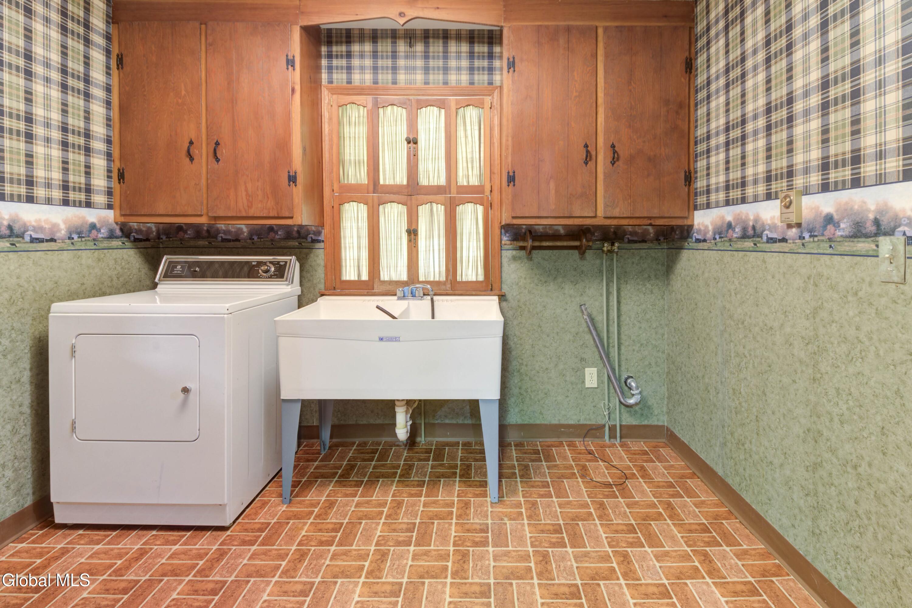 84 Climer Circle West Sand Lake NY 12196