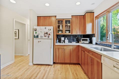 8 Wedge Road Delmar NY 12054