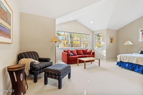 8 Wedge Road Delmar NY 12054