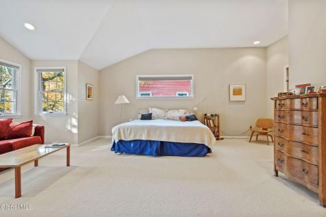 8 Wedge Road Delmar NY 12054