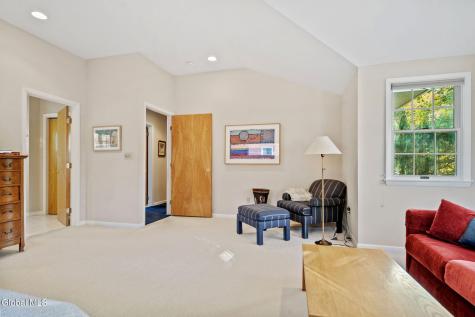 8 Wedge Road Delmar NY 12054