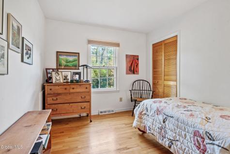 8 Wedge Road Delmar NY 12054