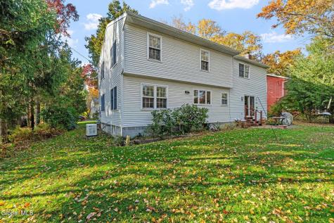8 Wedge Road Delmar NY 12054