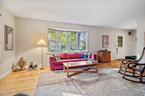 8 Wedge Road Delmar NY 12054