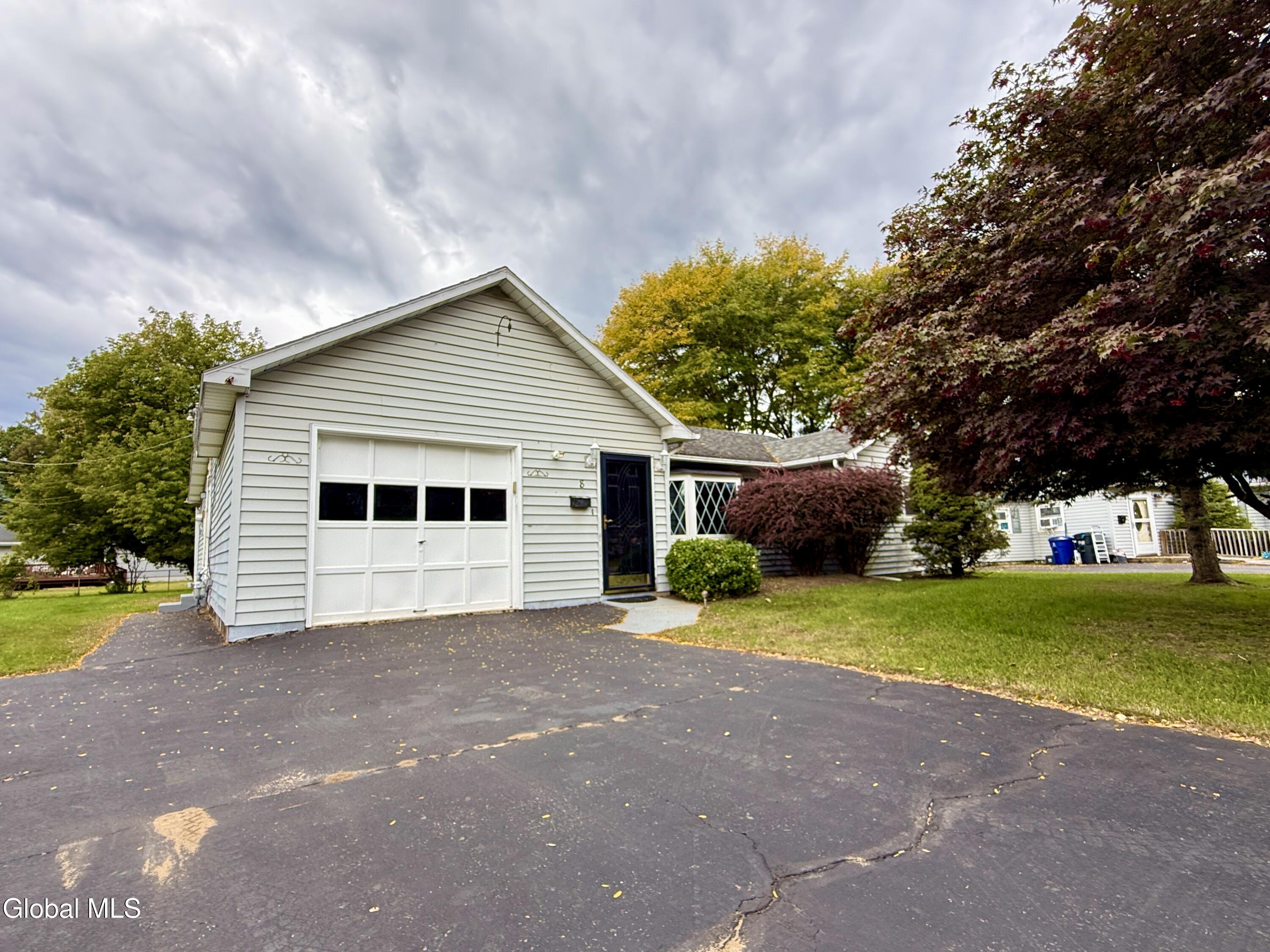 8 Martingale Drive Albany NY 12205