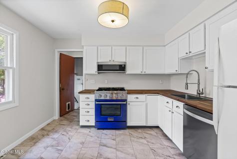 118 E Poplar Drive Delmar NY 12054