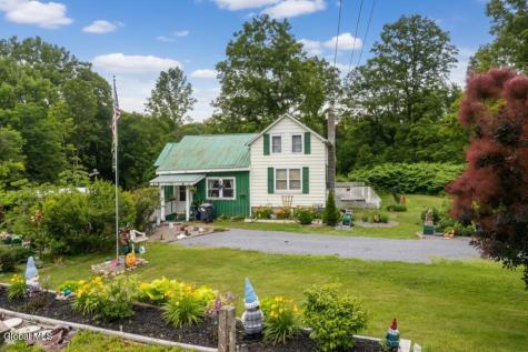 772 Saratoga Road Gansevoort NY 12831