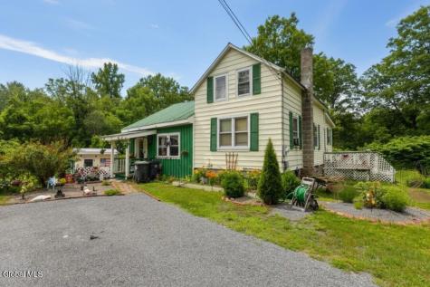 772 Saratoga Road Gansevoort NY 12831