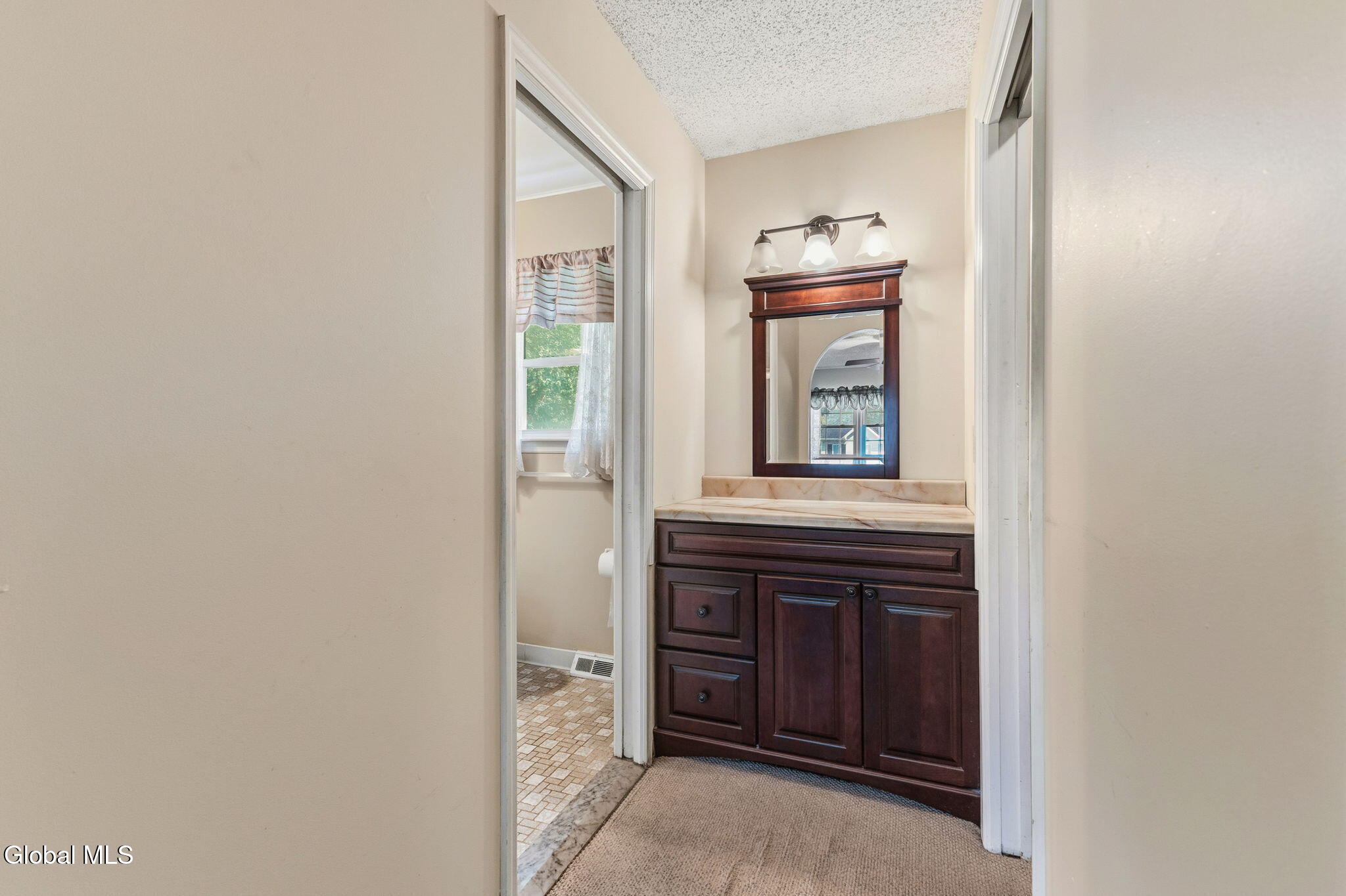 63 Aspen Circle Albany NY 12208