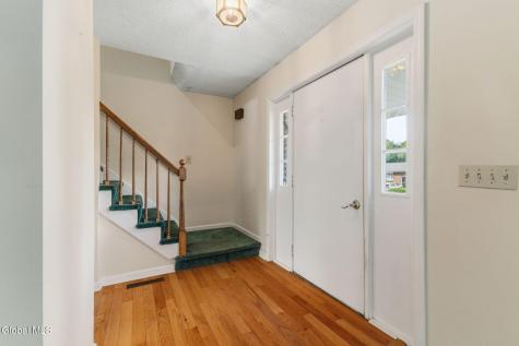63 Aspen Circle Albany NY 12208