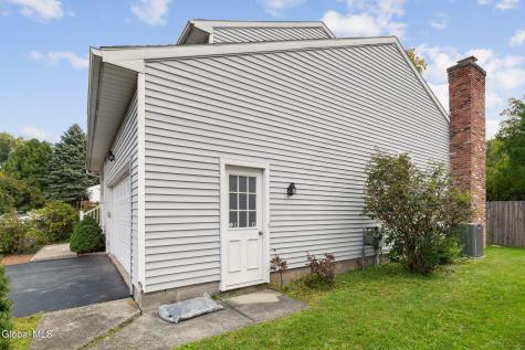 63 Aspen Circle Albany NY 12208