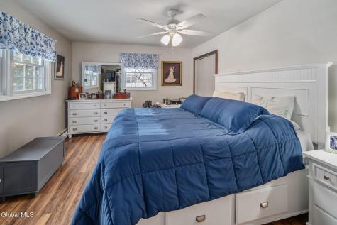 41 Walden Glen Ballston Lake NY 12019