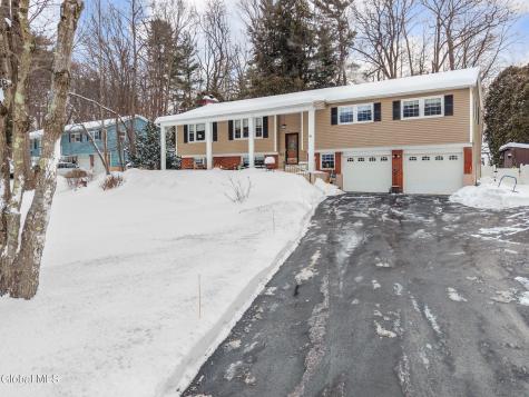 41 Walden Glen Ballston Lake NY 12019