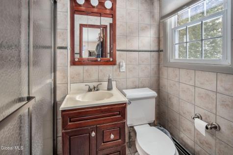 41 Walden Glen Ballston Lake NY 12019