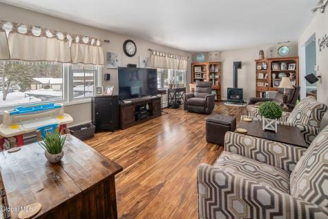 41 Walden Glen Ballston Lake NY 12019