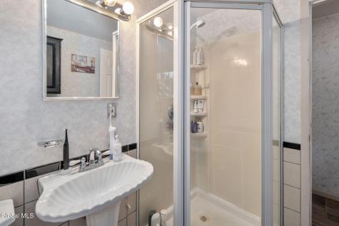 41 Walden Glen Ballston Lake NY 12019