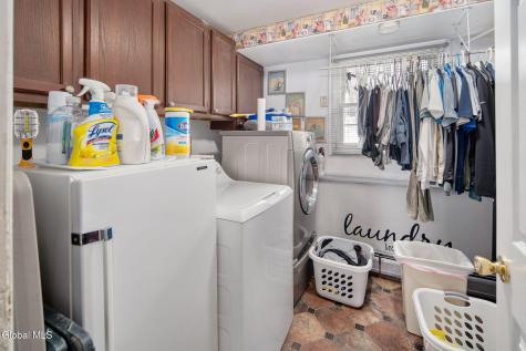 41 Walden Glen Ballston Lake NY 12019