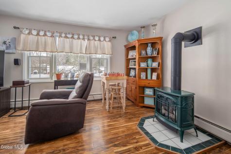 41 Walden Glen Ballston Lake NY 12019