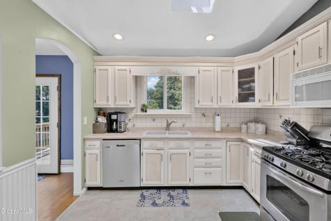 35 Hillcrest Avenue Schenectady NY 12309