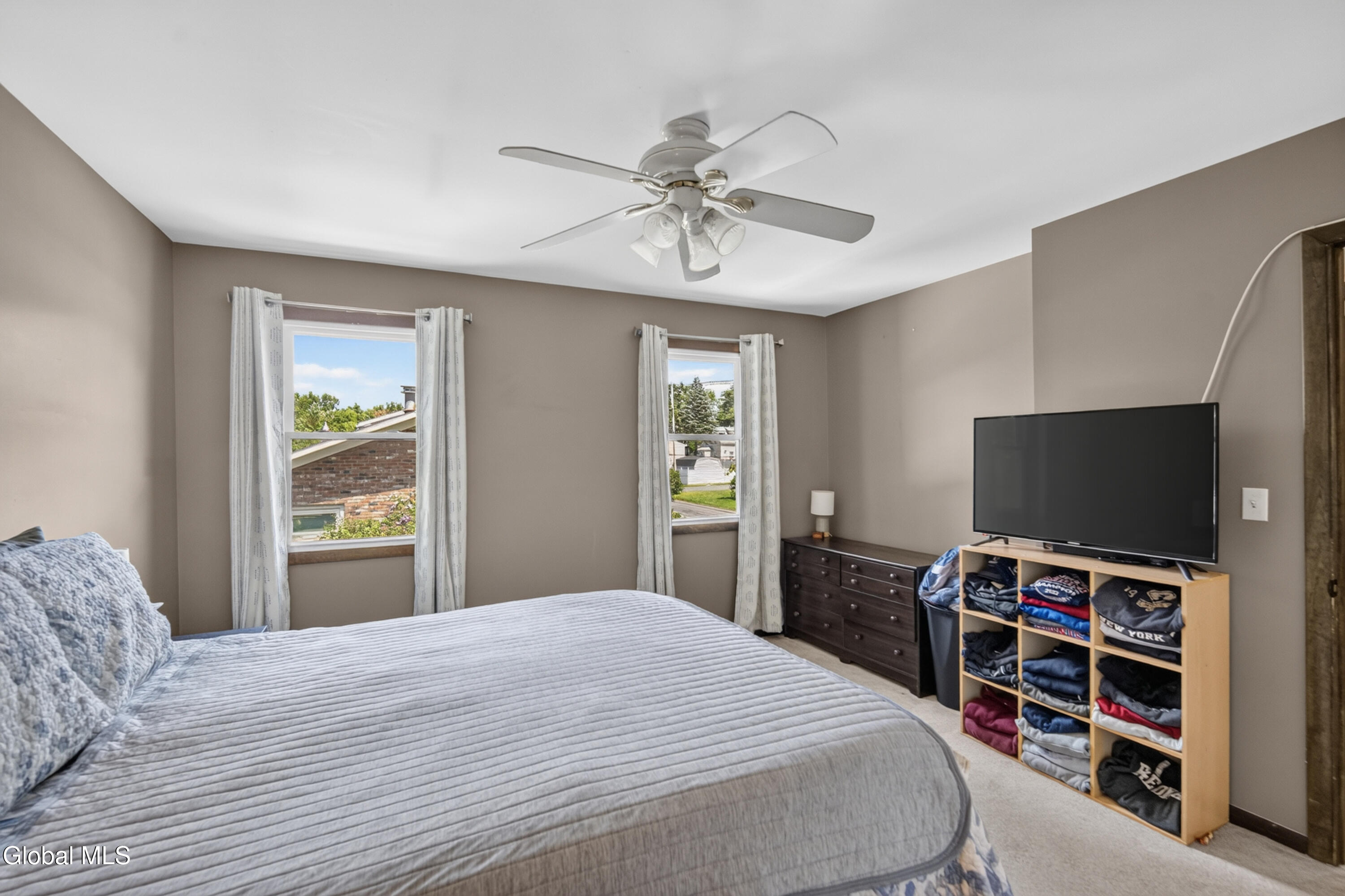 35 Hillcrest Avenue Schenectady NY 12309