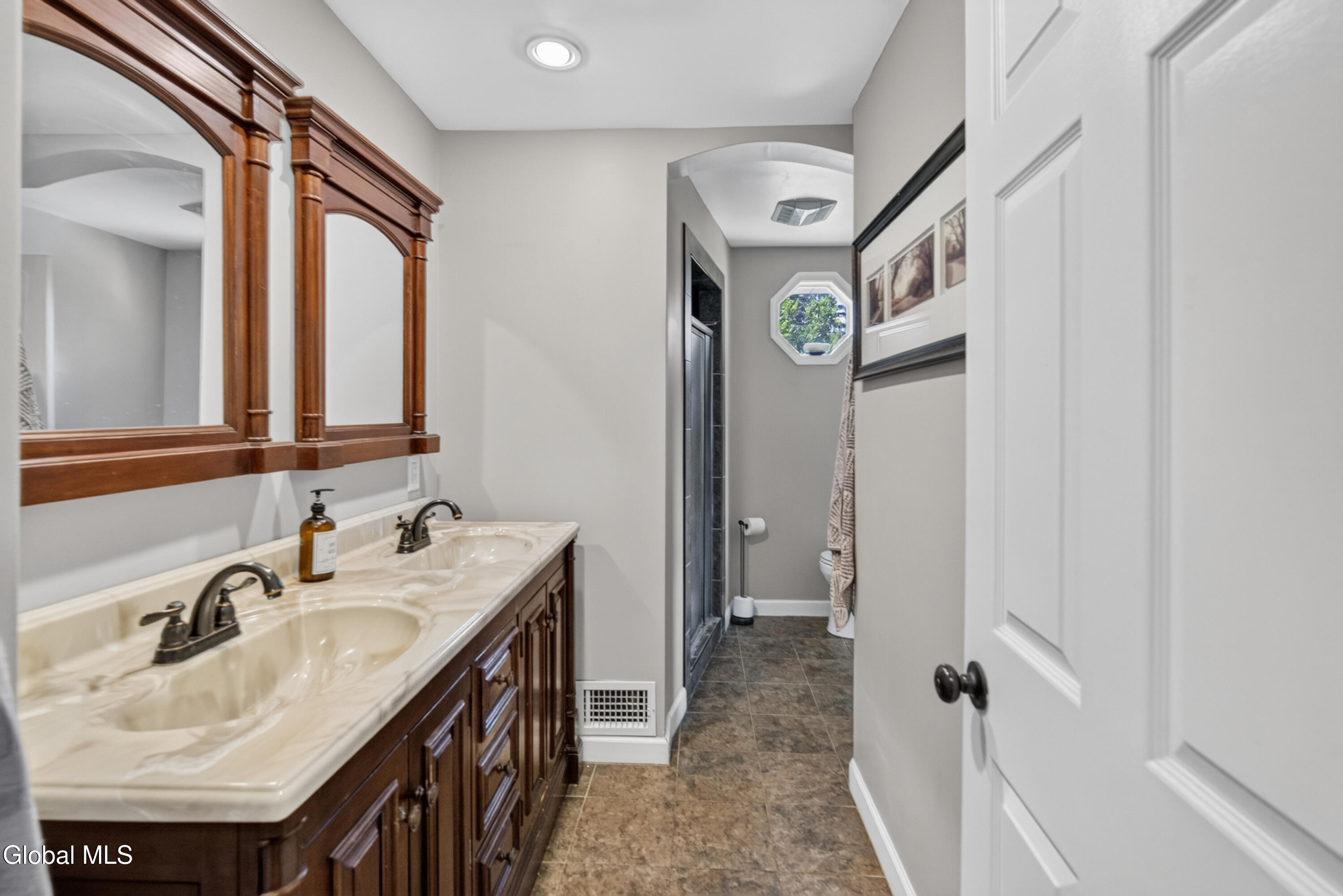 35 Hillcrest Avenue Schenectady NY 12309
