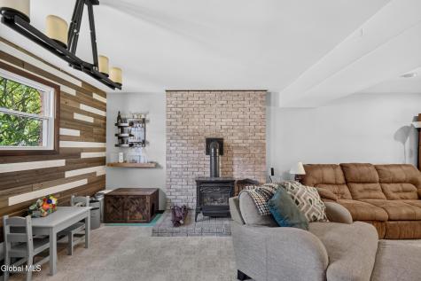 35 Hillcrest Avenue Schenectady NY 12309