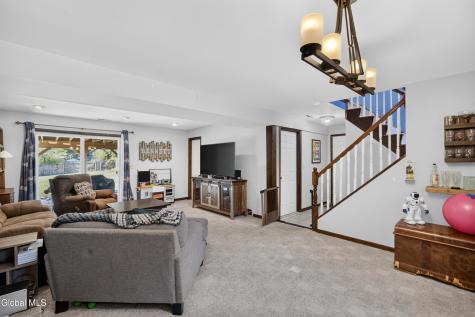 35 Hillcrest Avenue Schenectady NY 12309