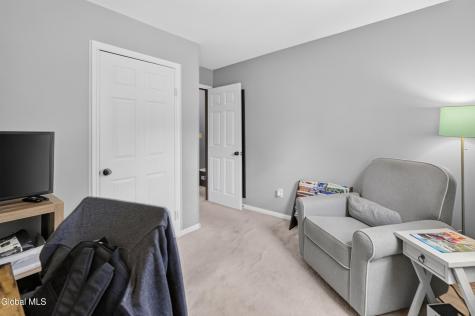 35 Hillcrest Avenue Schenectady NY 12309