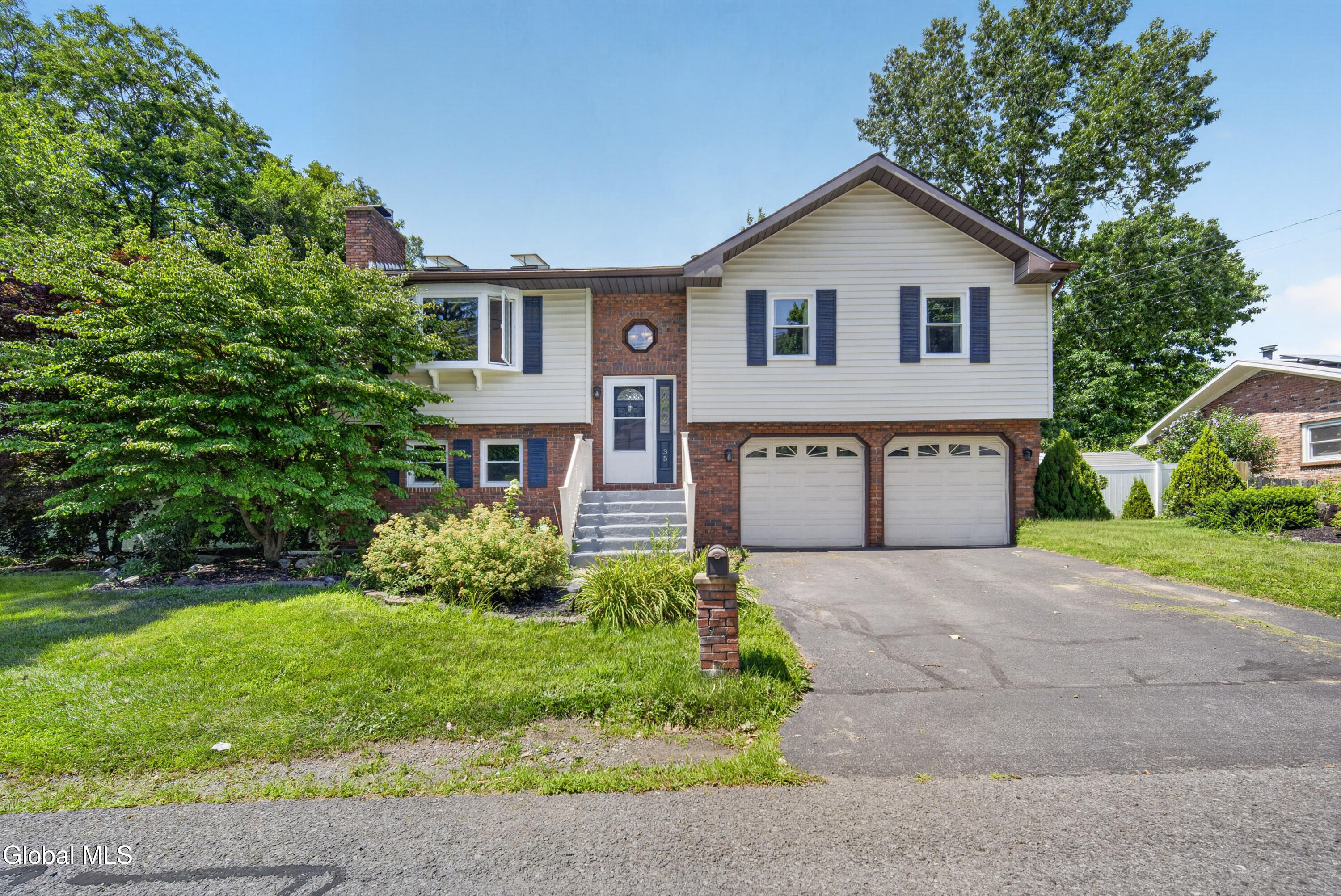 35 Hillcrest Avenue Schenectady NY 12309