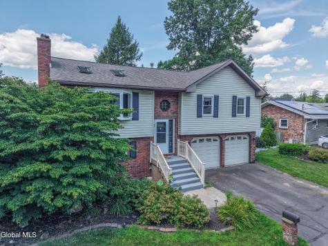 35 Hillcrest Avenue Schenectady NY 12309