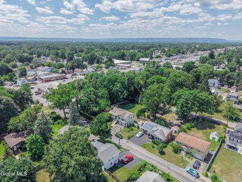 35 Hillcrest Avenue Schenectady NY 12309