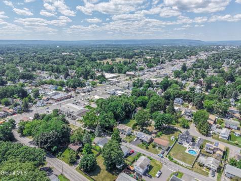 35 Hillcrest Avenue Schenectady NY 12309