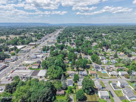 35 Hillcrest Avenue Schenectady NY 12309