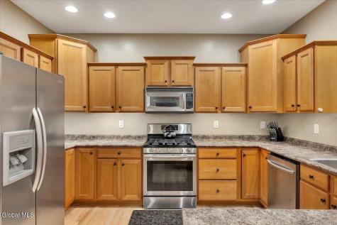 2 Carpenter Way Clifton Park NY 12065