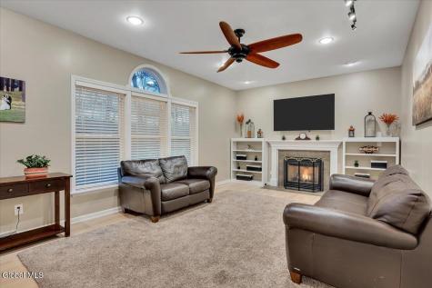 2 Carpenter Way Clifton Park NY 12065